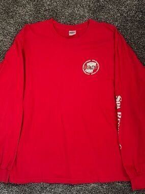 Vintage red Long-Sleeve Graphic Crewneck Shirt -